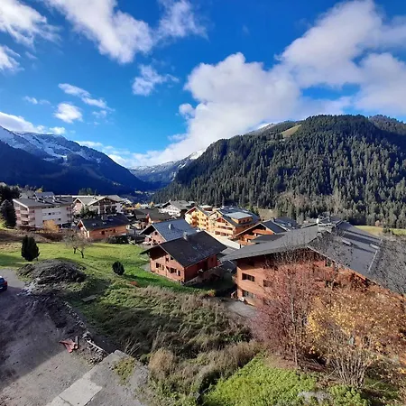 Joli Au Centre De Chatel, Balcon Et Vue Vallee - Fr-1-693-76 شقة شاتيل